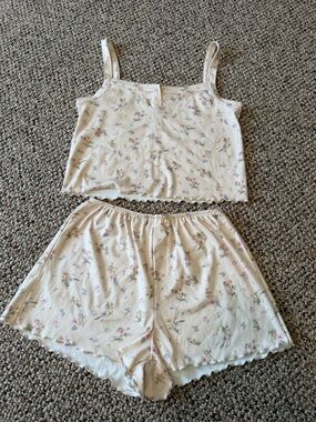 NWOT Arizona Jean Company Cream Floral Cami & Shorts Pajama Set